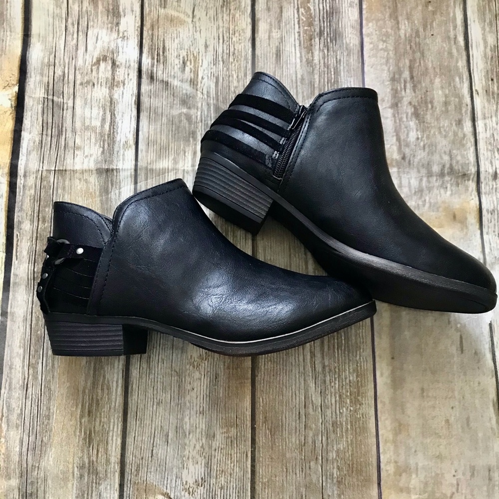 BARGAIN 2/$15 Black Boots Sz 11 - Picture 6 of 15